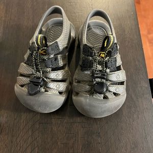 KEEN 8 toddler